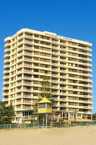 Breakers North - Absolute Beach Front Holiday Apartments - Holiday Sunshine Coast 3