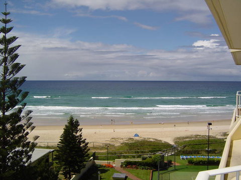 Breakers North - Absolute Beach Front Holiday Apartments - Holiday Sunshine Coast 6