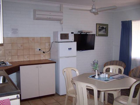 Busselton Jetty Chalets - Sunshine Coast Tourism 3