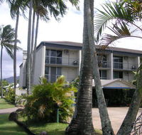 Cairns Holiday Lodge - Holiday Sunshine Coast