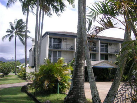 Cairns Holiday Lodge - Holiday Sunshine Coast 0