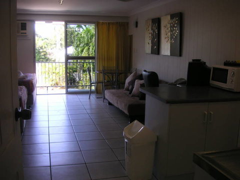Cairns Holiday Lodge - Holiday Sunshine Coast 3