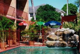 Cairns Holiday Lodge - Holiday Sunshine Coast 4
