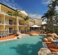 Cairns Queenslander Hotel  Apartments - Holiday Sunshine Coast