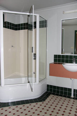 Cannon Park Motel - Sunshine Coast Tourism 2