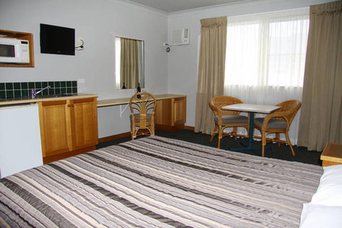 Cannon Park Motel - Sunshine Coast Tourism 6