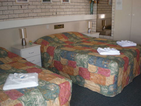 Cara Motel - Sunshine Coast Tourism 2