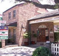 Cedar Lodge Motel - Holiday Sunshine Coast