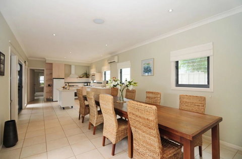 CeeSpray On Owen - Sunshine Coast Tourism 1