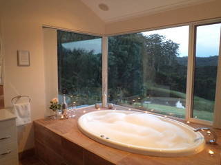 Celestial Welcome - Sunshine Coast Tourism 0