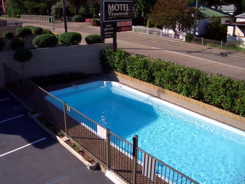 Cessnock Motel - Holiday Sunshine Coast 0