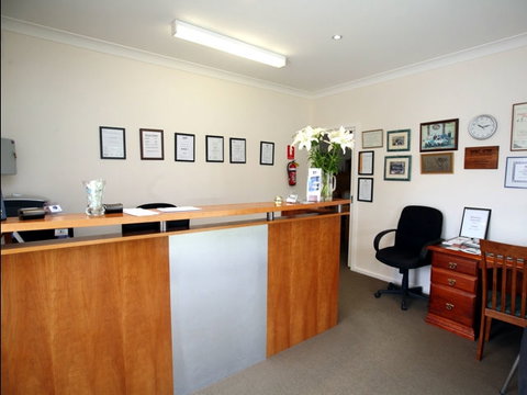 Chalambar Motel - Sunshine Coast Tourism 1