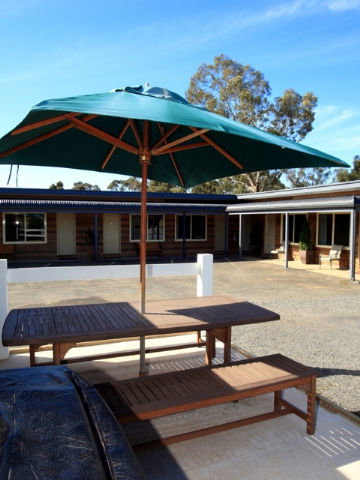 Chalambar Motel - Sunshine Coast Tourism 3