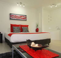 Charm City Motel - Sunshine Coast Tourism