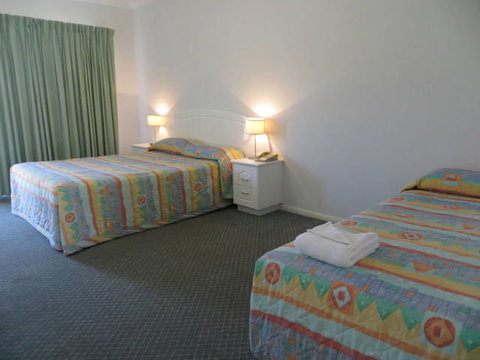 Charters Towers Heritage Lodge Motel - Sunshine Coast Tourism 4