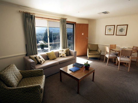 Chestnut Tree Holiday Units - Holiday Sunshine Coast 0