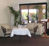 Chinchilla Palms Motor Inn - Holiday Sunshine Coast
