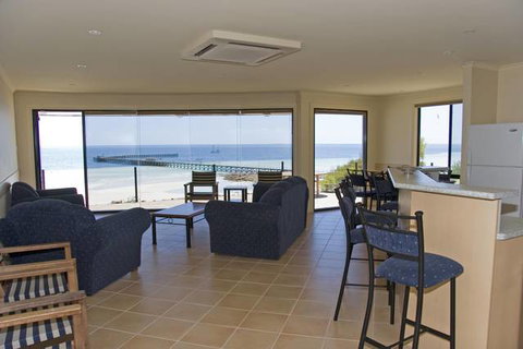 Cliff House Beachfront Villas - Sunshine Coast Tourism 0
