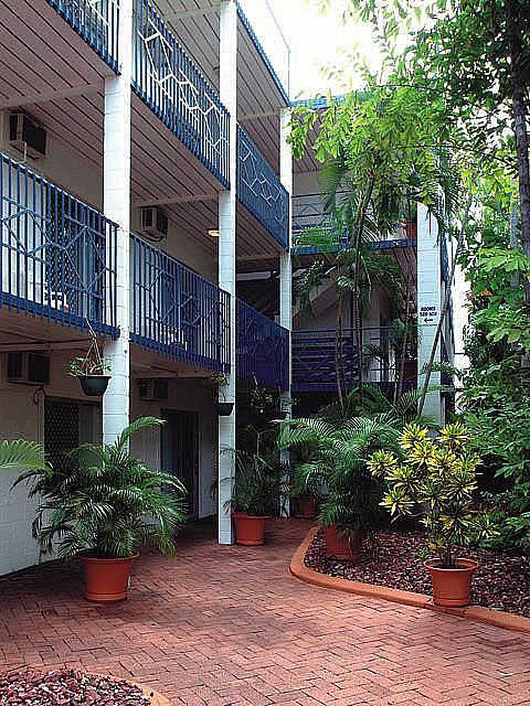 Coconut Grove Holiday Apartments - Holiday Sunshine Coast 1