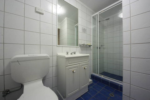 Coconut Grove Holiday Apartments - Holiday Sunshine Coast 5