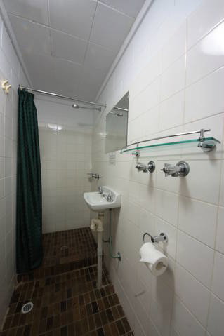 Coconut Grove Holiday Apartments - Holiday Sunshine Coast 8