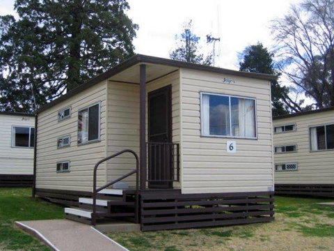 Colour City Caravan Park - Holiday Sunshine Coast 0