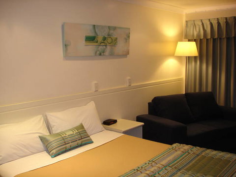 Comfort Inn Glenfield - Holiday Sunshine Coast 3