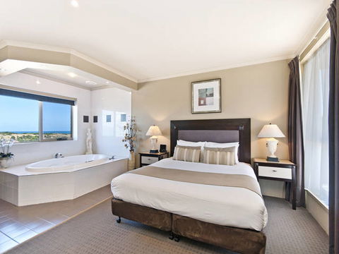 Comfort Inn On Raglan - Sunshine Coast Tourism 0