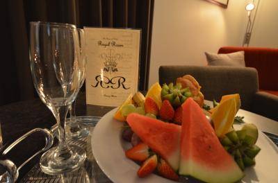 Prince Of Wales Motor Inn - Sunshine Coast Tourism 4