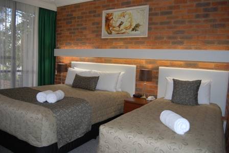 Connells Motel - Sunshine Coast Tourism 0