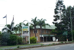 Coopers Colonial Motel - Sunshine Coast Tourism 3