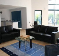 Cosy Corner Beach Cottages - Holiday Sunshine Coast