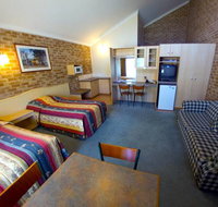 Country Gardens Motor Inn - Sunshine Coast Tourism