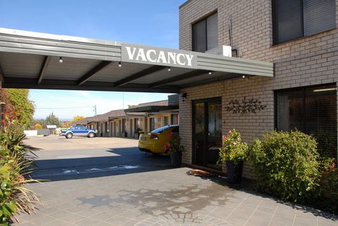 Cowra Crest Motel - Holiday Sunshine Coast 7