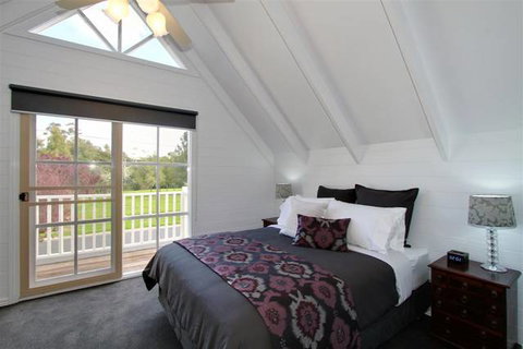 Creek Cottage Bed & Breakfast - Sunshine Coast Tourism 0