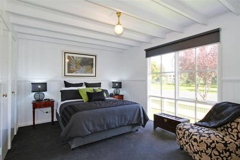 Creek Cottage Bed & Breakfast - Sunshine Coast Tourism 1