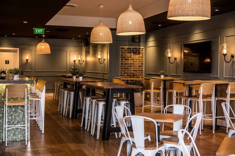 Crown Hotel - Holiday Sunshine Coast 5