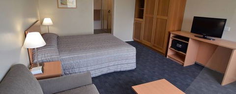 Crown Hotel Motel - Sunshine Coast Tourism 0