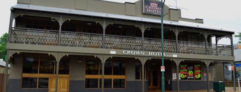 Crown Hotel Motel - Sunshine Coast Tourism 2
