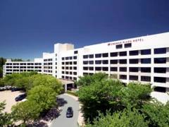 Crowne Plaza Canberra - Sunshine Coast Tourism 8
