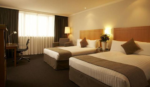 Crowne Plaza Perth - Sunshine Coast Tourism 2