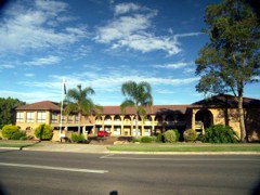 Cumberland Motor Inn - Holiday Sunshine Coast 8