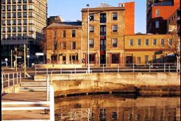 Customs House Waterfront Hotel - Sunshine Coast Tourism 4