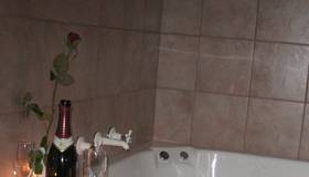 Deniliquin Coach House Hotel-Motel - Sunshine Coast Tourism 2