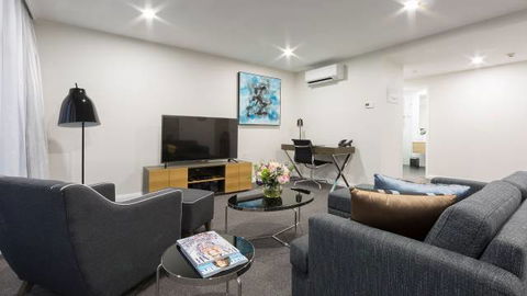 Avenue Hotel Canberra - Holiday Sunshine Coast 4