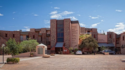 Desert Cave Hotel - Sunshine Coast Tourism 5