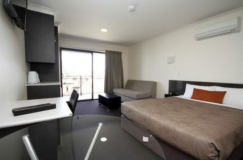 Dalby Fairway Motor Inn - Sunshine Coast Tourism 1