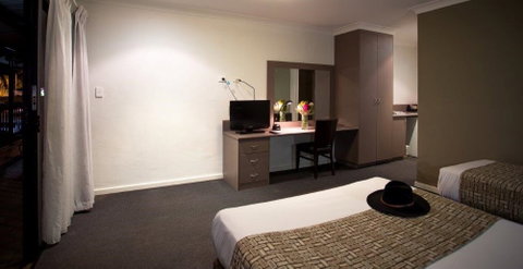 Diplomat Motel - Sunshine Coast Tourism 2
