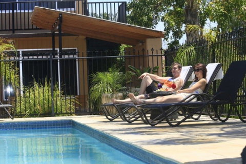 Diplomat Motel - Sunshine Coast Tourism 5