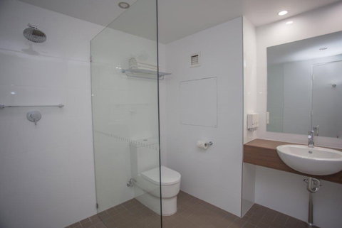 Diplomat Motel - Sunshine Coast Tourism 7